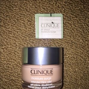 Clinique - Moisture Surge Moisturizer